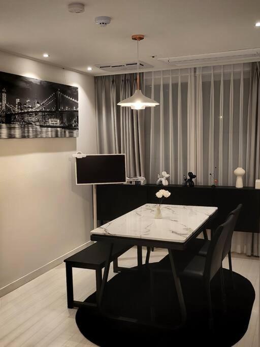Dawn House Hotel โซล ภายนอก รูปภาพ