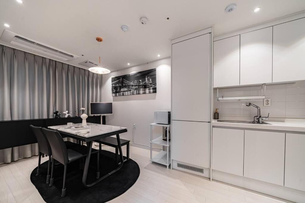 Dawn House Hotel โซล ภายนอก รูปภาพ